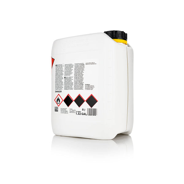 The back of a jug of Koch Chemie Tire Glaze on a white background.